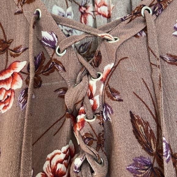 American Eagle Floral Top - Picture 3 of 5